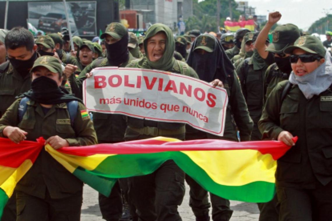 Añez brinda garantías a asambleístas del MAS para la sesión que debe aceptar la renuncia de Evo