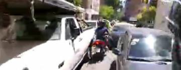 El motociclista que evadió control policial cometió infracciones por un millón de pesos