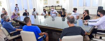El municipio entregó subsidios económicos a nueve clubes donde se desarrollan colonias de verano