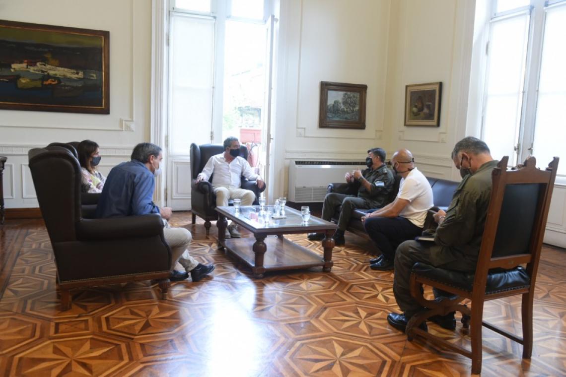 Javkin recibió a autoridades de Gendarmería: «Es necesario que todas las fuerzas nos cuiden más y mejor», dijo