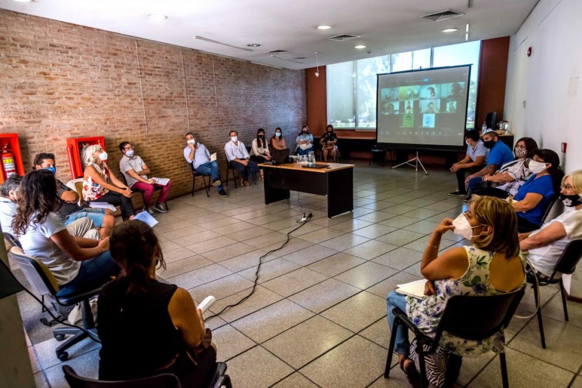 Javkin recibió a un grupo de vecinales por el tema de inseguridad