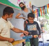 Jóvenes de barrio Ludueña diseñan juegos didácticos como salida laboral
