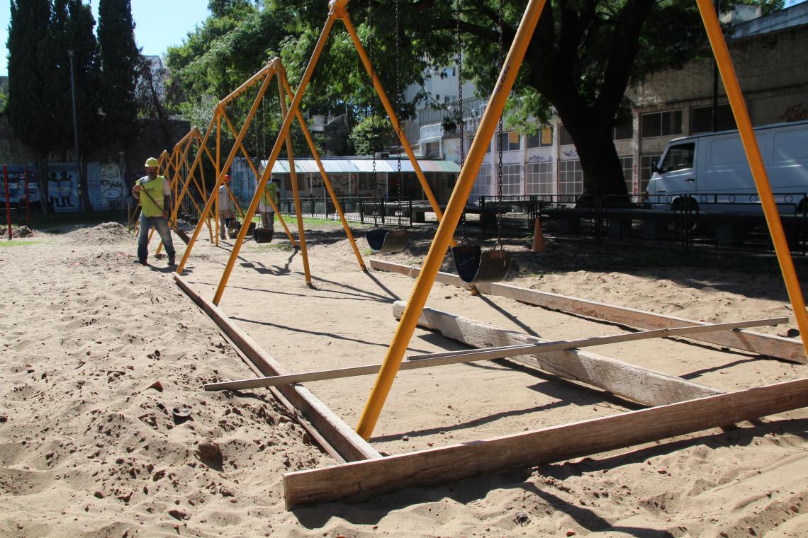 El municipio trabaja en la remodelación y puesta en valor de espacios verdes de la ciudad