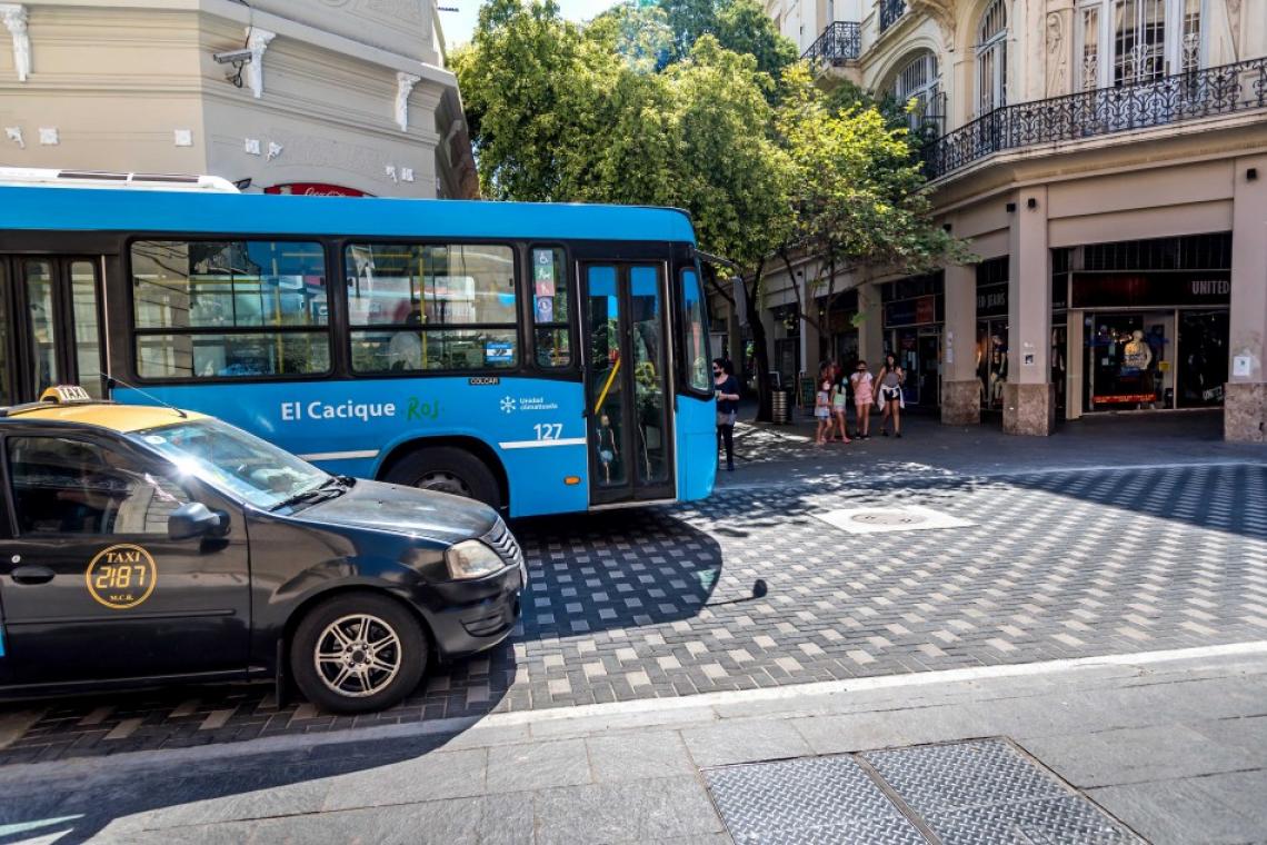 Finalizaron los trabajos de reconstrucción del cruce peatonal en Maipú y Córdoba