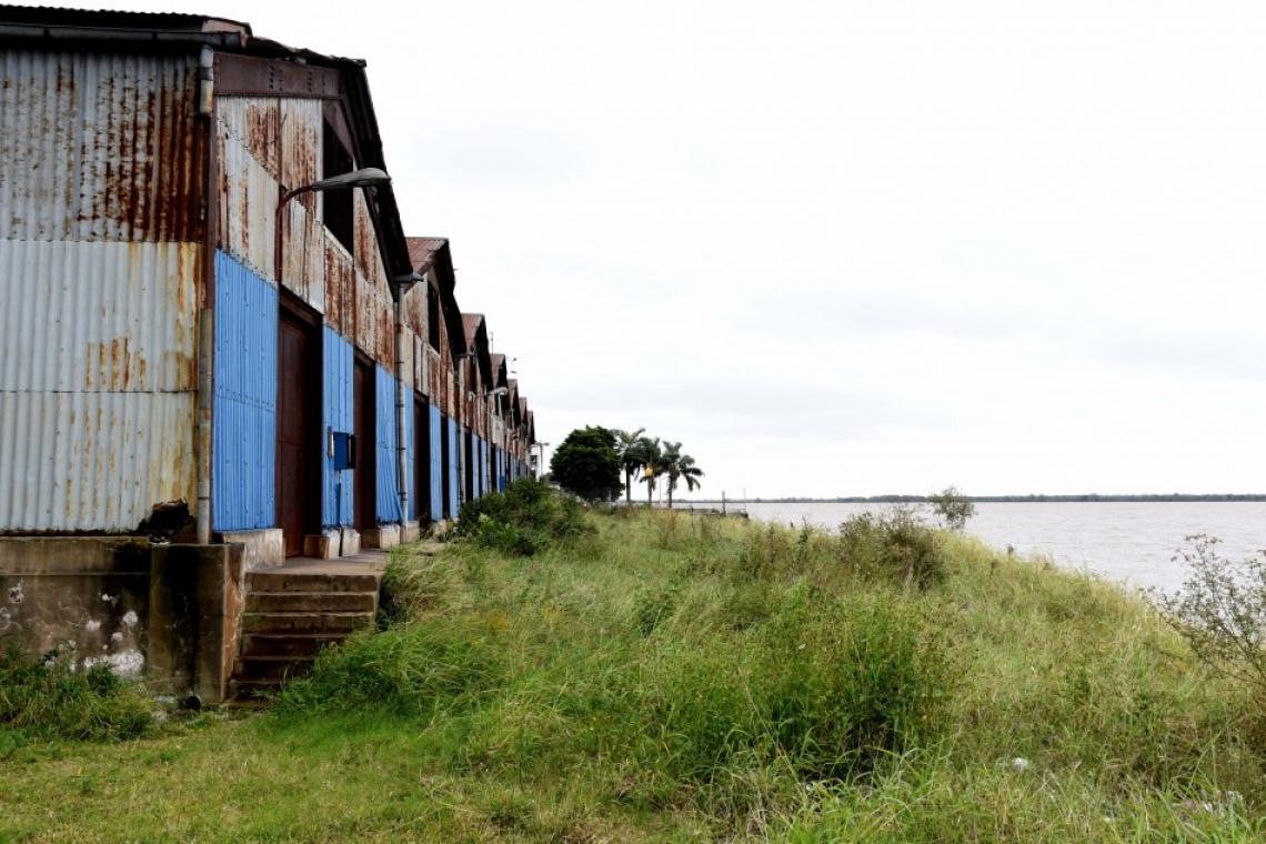 El municipio inicia la recuperación de un nuevo balcón al río