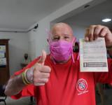 Adultos mayores del Refugio Municipal accedieron a la primera dosis de la vacuna contra el covid-19