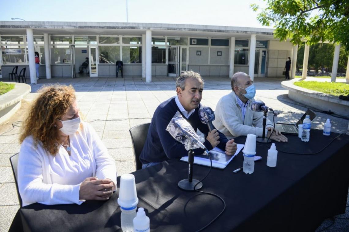 Coronavirus: Javkin reforzó medidas preventivas e insistió en la ventilación