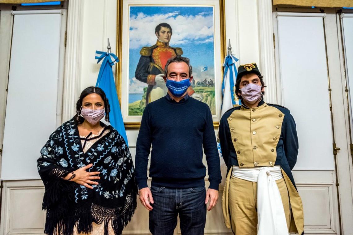 El Municipio elaboró un material audiovisual que invita a niñas y niños a prometer lealtad a la bandera
