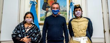 El Municipio elaboró un material audiovisual que invita a niñas y niños a prometer lealtad a la bandera