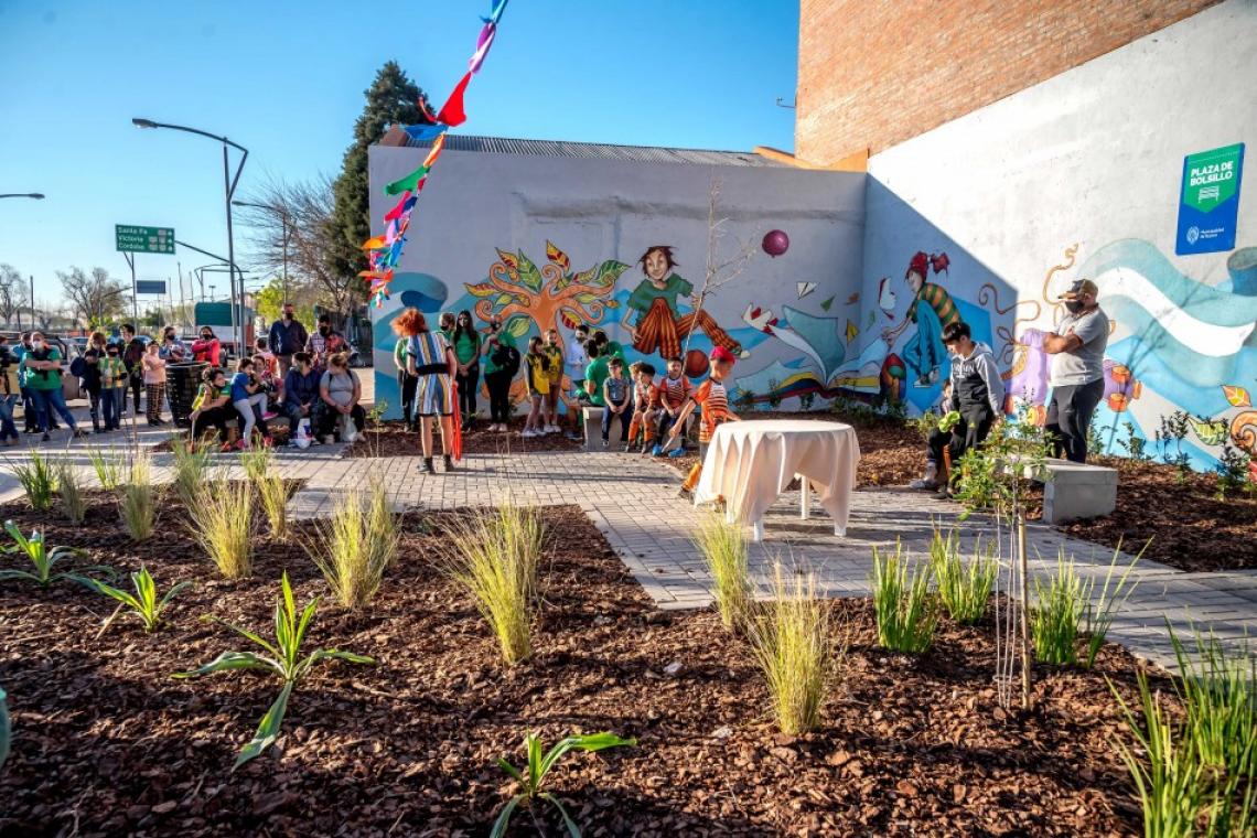 Parque Field y La Cerámica, dos barrios unidos por una plaza de bolsillo