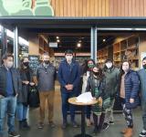 Emprendedores y emprendedoras del rubro alimentos gestionarán el Biomercado del Patio