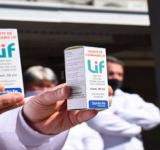 Un laboratorio público de Santa Fe presentó el primer lote de aceite de cannabis medicinal