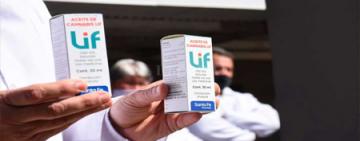 Un laboratorio público de Santa Fe presentó el primer lote de aceite de cannabis medicinal