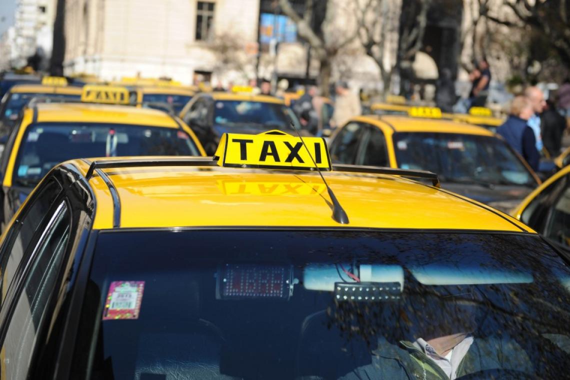 Se suman 500 taxis: más de la mitad de las titulares y conductoras serán mujeres