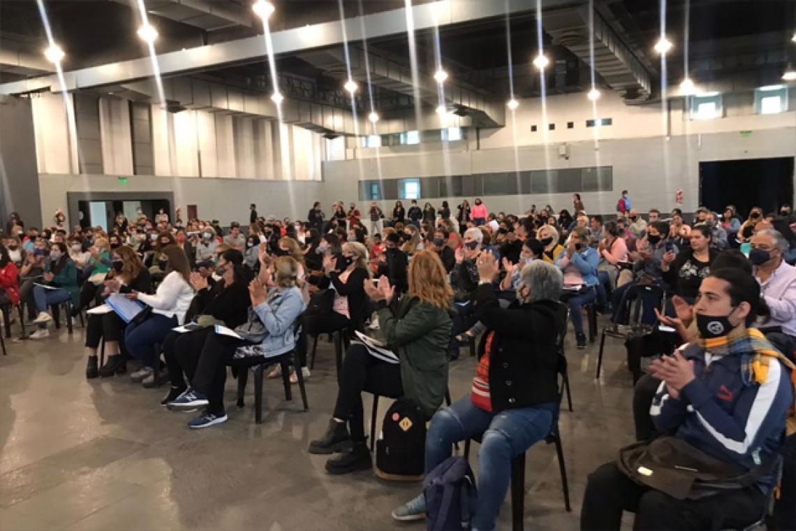 Rosario Emprende: más de 350 emprendedoras y emprendedores recibieron diplomas