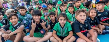 Rosario es Fútbol: El municipio continúa con la entrega de camisetas a clubes de la ciudad