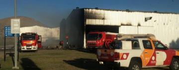 Se produjo un fuerte incendio en el Centro Ambiental de Tratamiento de Residuos