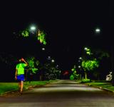 La Municipalidad instaló más de 3.600 luces led en 13 barrios de la ciudad