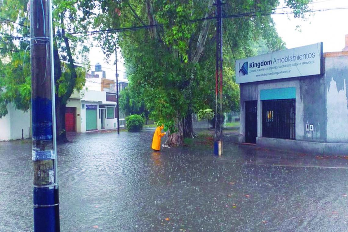 Personal municipal trabaja intensamente ante las inclemencias climáticas