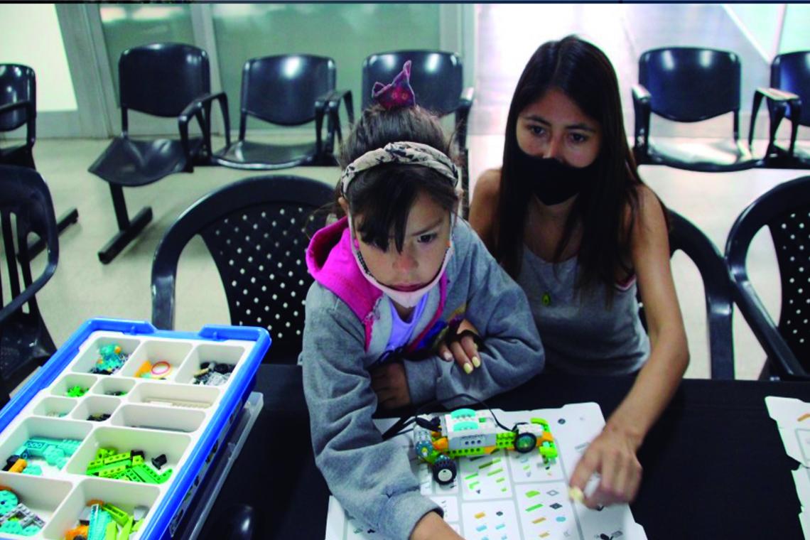 Inclusión digital: la Municipalidad abre la inscripción a talleres gratuitos de robótica y creación de videojuegos