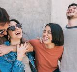 Por qué el humor (y las bromas) son buenos para la salud