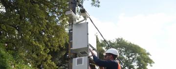 Comenzaron a instalarse las primeras 20 cámaras de control de tránsito