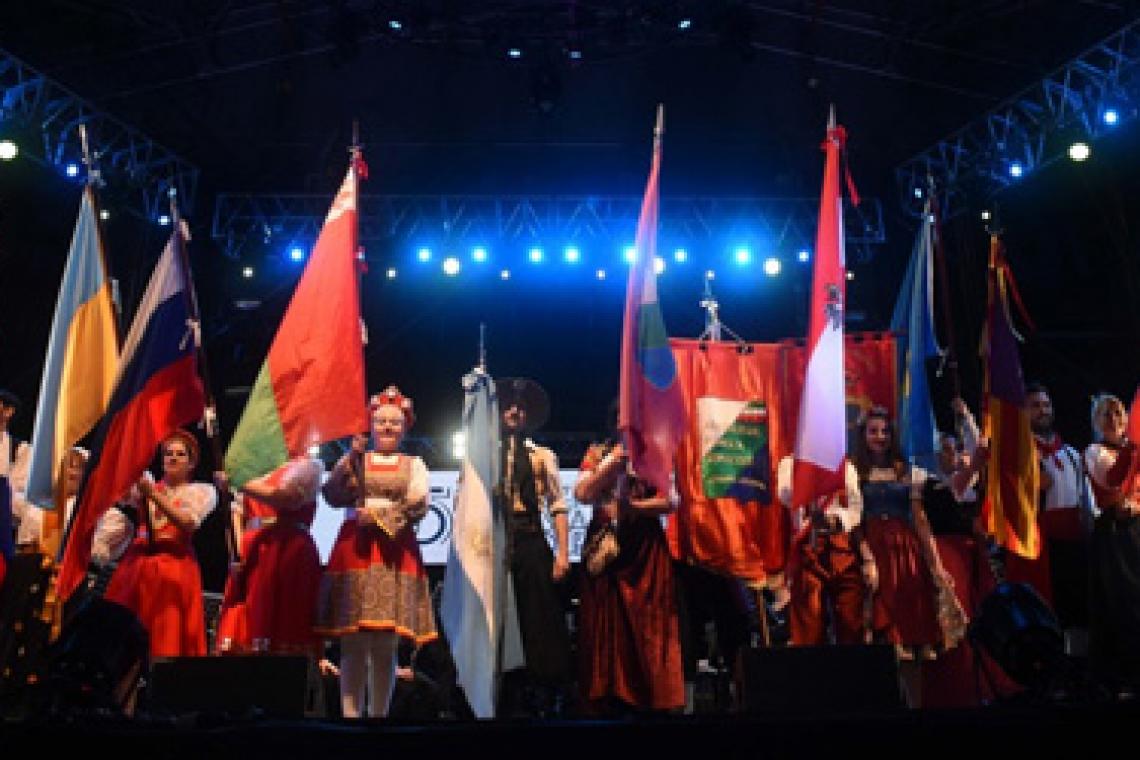 Colectividades: El escenario principal se llenará de bailes, música y cultura