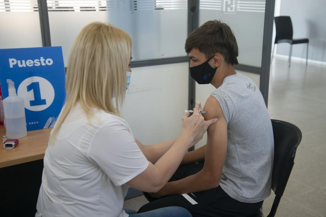 Covid-19: La vacuna se encuentra disponible en los efectores municipales