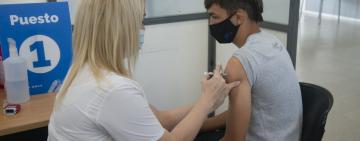 Covid-19: La vacuna se encuentra disponible en los efectores municipales