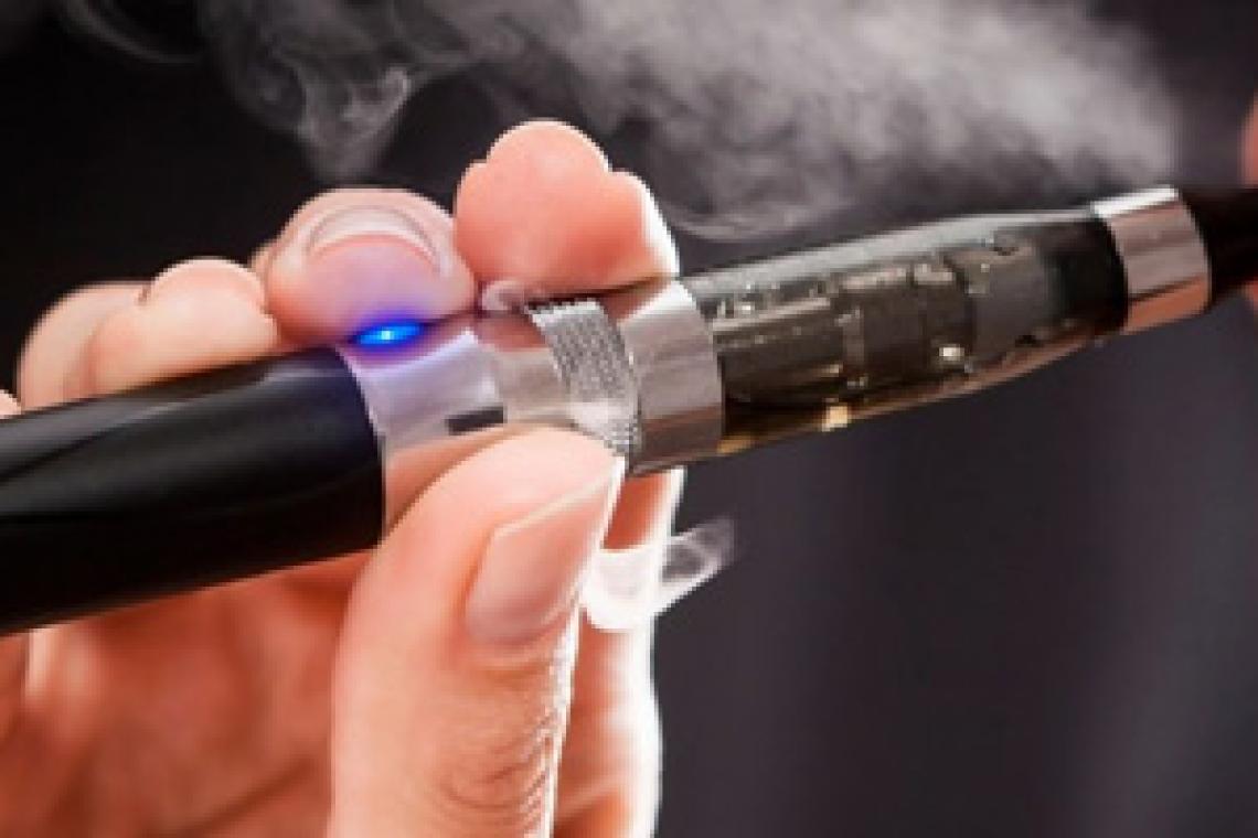 Prohíben la importación, comercialización y publicidad de vapeadores en el país