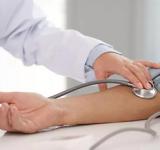 La mitad de los diagnósticados por hipertensión mejoraron con el uso del tensiómetro digital