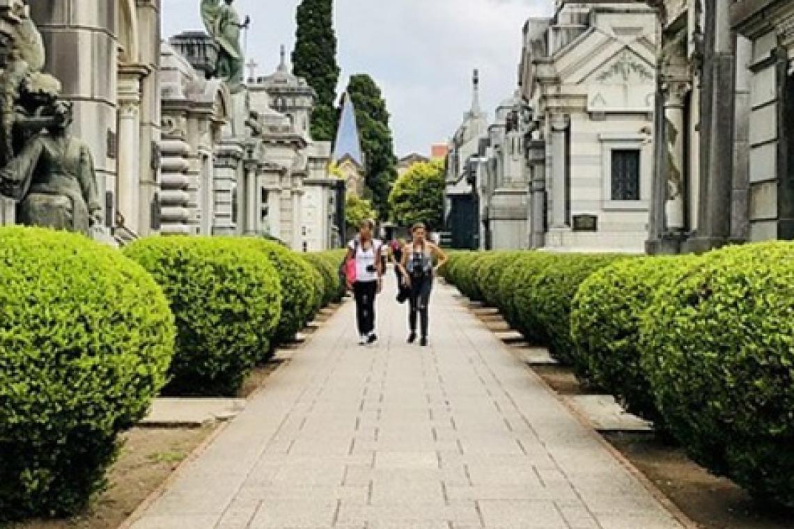 El Salvador realizará visitas guiadas para conmemorar el día de todos los santos