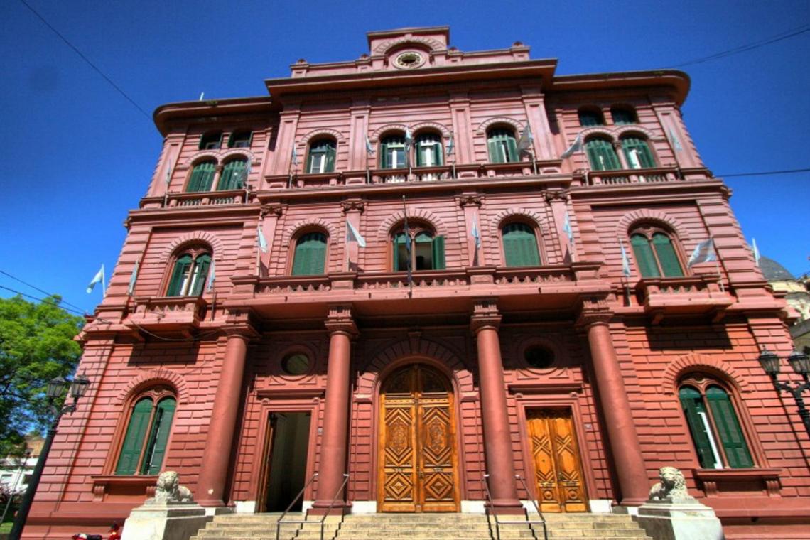 La Municipalidad informa el funcionamiento de los servicios para este viernes