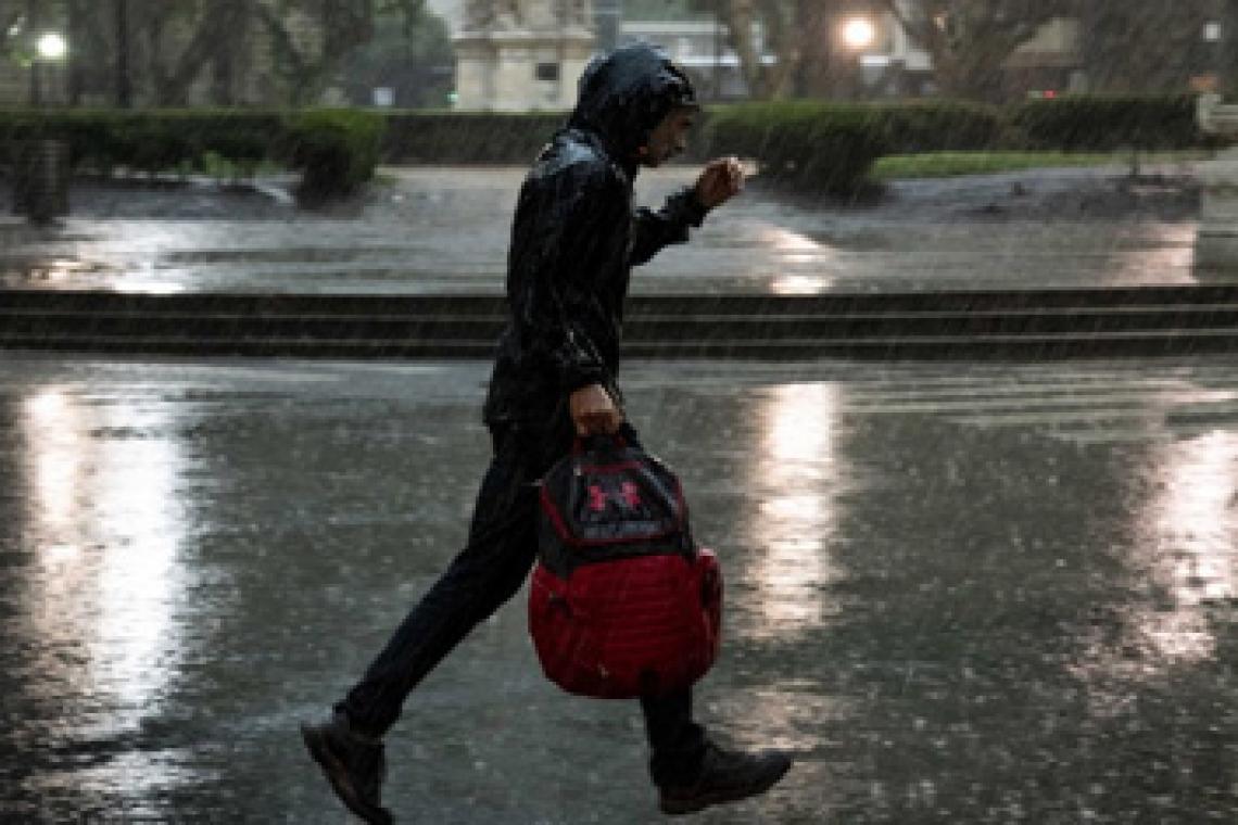 Rige alerta amarilla por tormentas para la mañana y la noche de este domingo