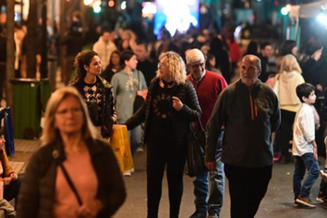 La ciudad disfrutó con todo la primera Noche de Peatonales del año