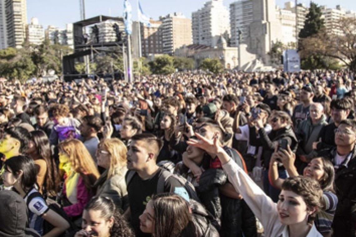 Rosario celeste y blanca: más de 170 mil personas celebraron el Día de la Bandera