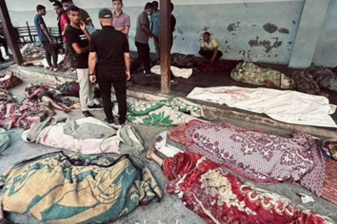 Al menos 100 personas murieron por bombardeo israelí a una escuela de la ciudad de Gaza