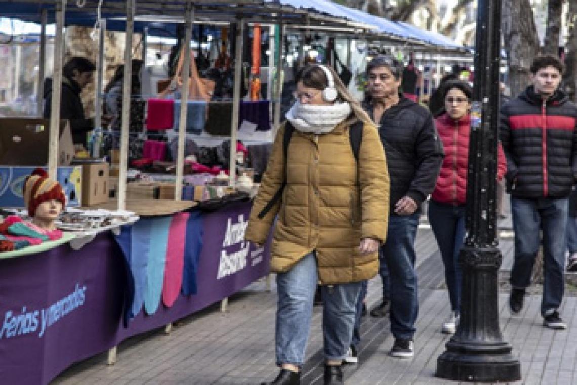 La plaza Pringles celebra a las infancias con una feria solidaria