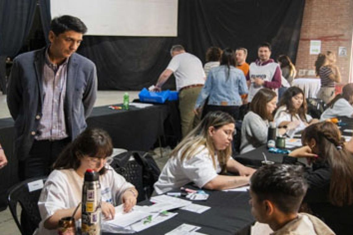 Nueva Oportunidad: más de 550 jóvenes que participan del programa recibieron sus becas