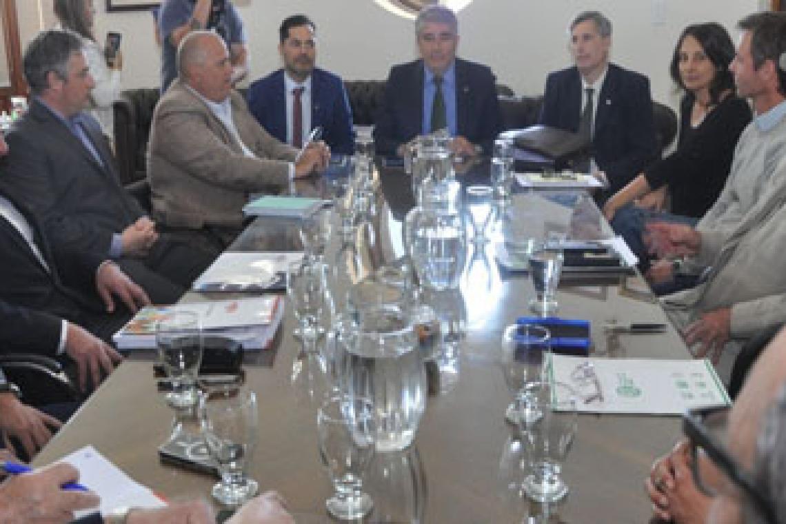 Paritarias: Provincia busca evitar que la inflación disminuya el salario del trabajador