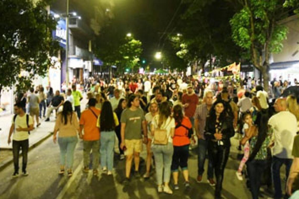 Una multitud disfrutó de la gran fiesta a cielo abierto de Echesortu
