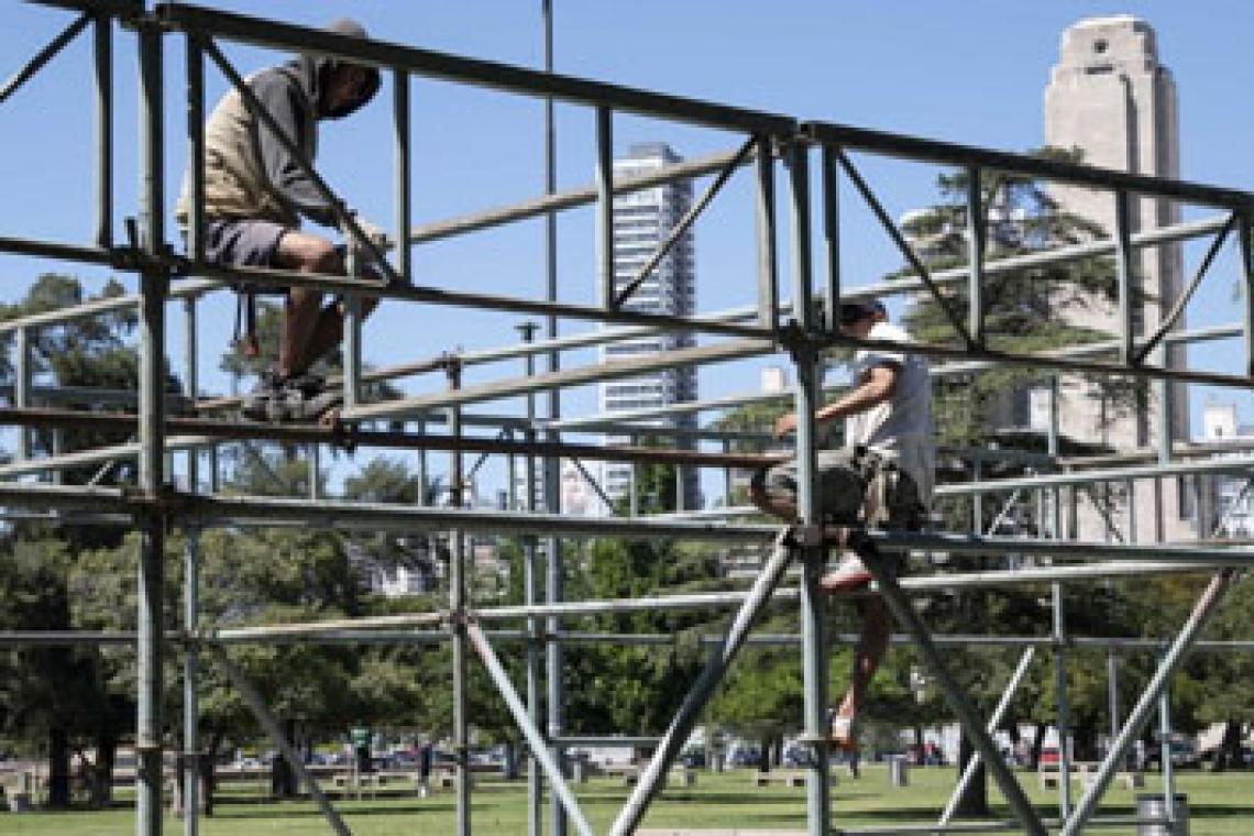 40° Encuentro y Fiesta Nacional de las Colectividades: comenzó el armado de carpas y stands