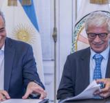 Javkin y Cúneo Libarona firmaron un convenio para facilitar la implementación del juicio por jurado vecinal