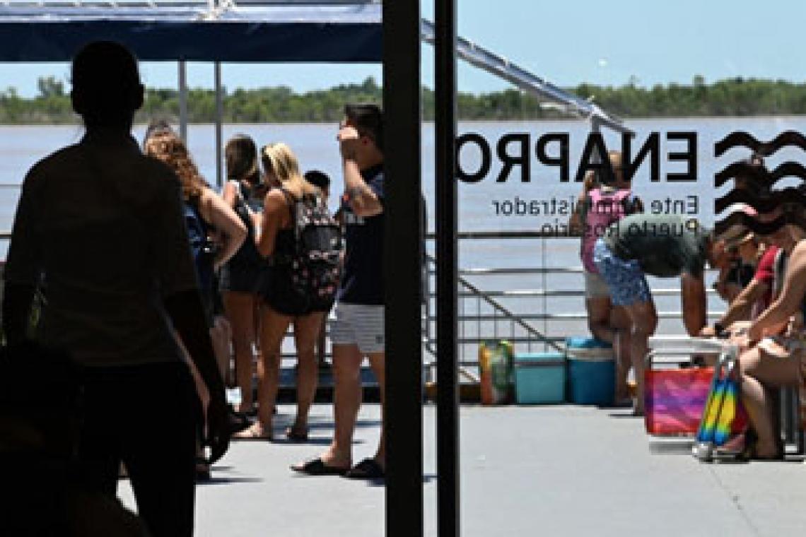 Operativo Verano: cruces cotidianos desde La Fluvial a la isla