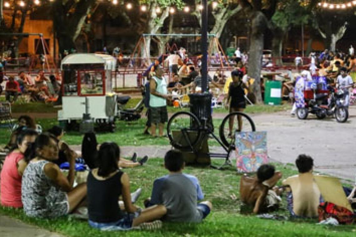 Invitan a vecinas y vecinos a disfrutar de «La noche en mi plaza»