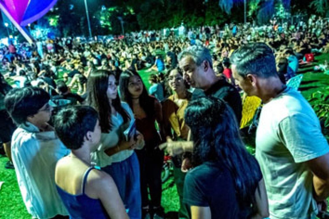 Con animada convocatoria se desarrolló «La noche en mi plaza» en el Mercado del Patio