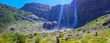 Cómo es el sendero de trekking argentino que se parece a un paisaje de ensueño de los Alpes suizos