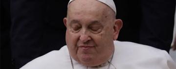 El Papa permanece "estable" pero su pronóstico sigue siendo "reservado"