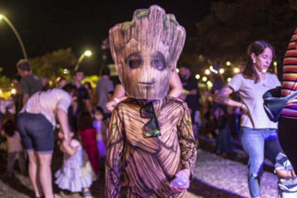 Baile de Cabezudos en Embarcaderos: una propuesta para disfrutar en familia