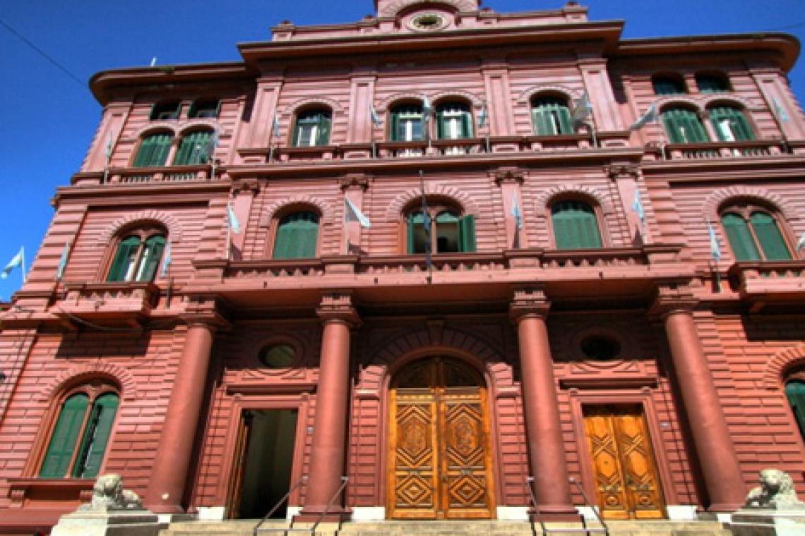 Cómo será el funcionamiento de los servicios municipales en este fin de semana largo